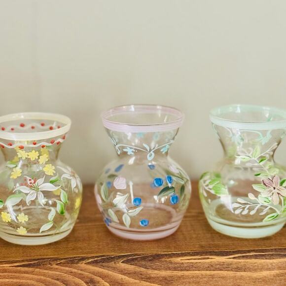 Set of 3 Vintage Hand Painted Glass Bud Vases – Floral Cottagecore 5” - Picture 3 of 4